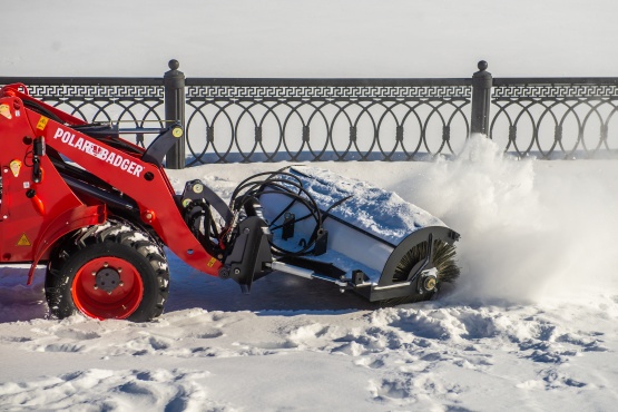 Щетка подметальная с поворотом для сочлененного погрузчика Полар Баджер
