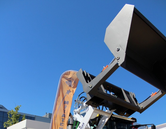 Ковш с увеличенной высотой выгрузки для погрузчика сочлененного Полар Баджер