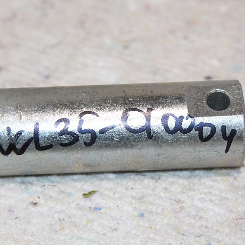 Палец поворотного цилиндра WL35-010004
