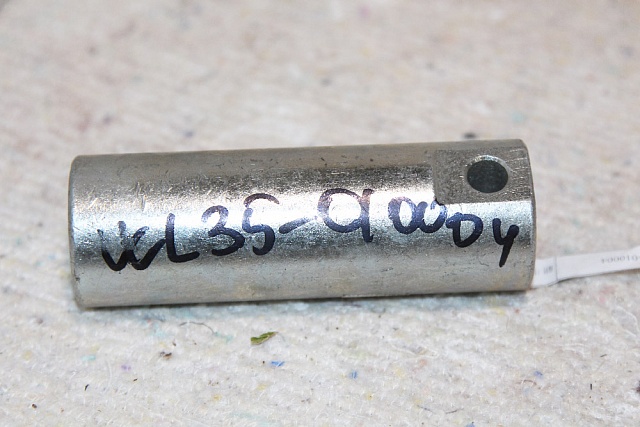 Палец поворотного цилиндра WL35-010004