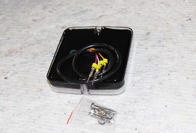 Фонарь правый задний 720412000024