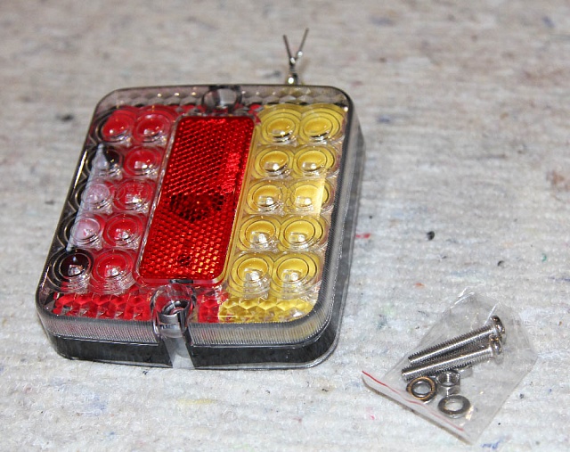 Фонарь левый задний 720412000023