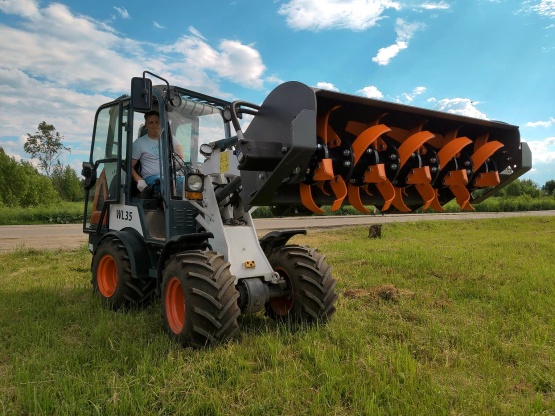 Культиватор для минипогрузчика Полар Баджер