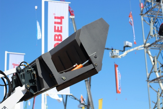 Ковш с увеличенной высотой выгрузки для мини-погрузчика Polar Badger