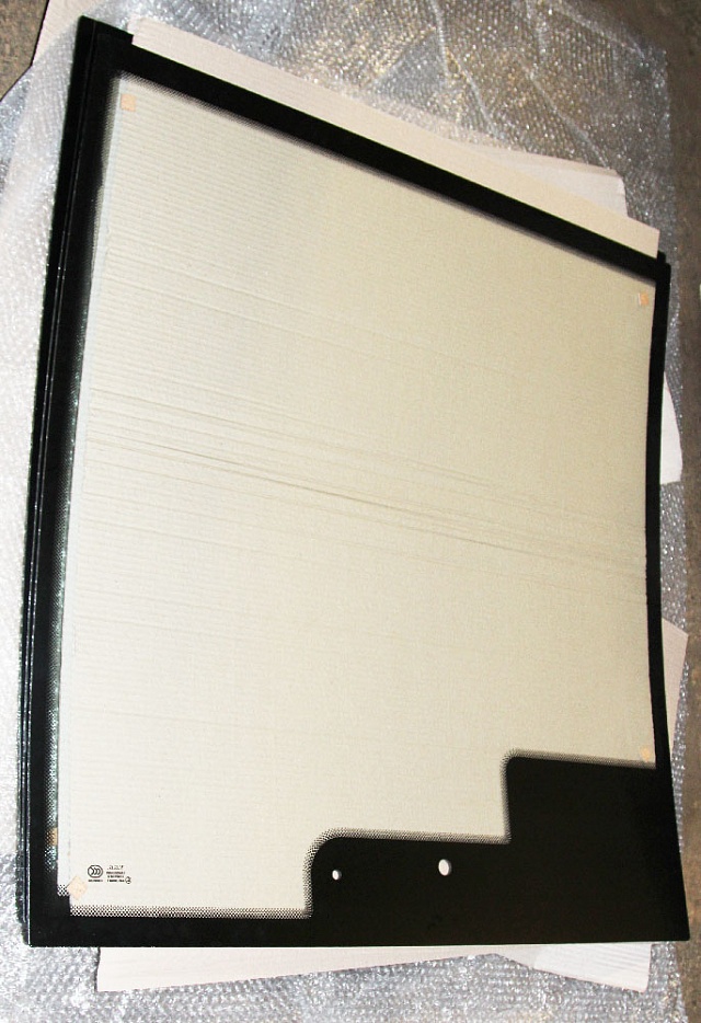 Стекло переднее лобовое 750699000098