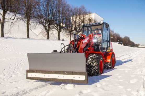 Отвал снеговой на мини-погрузчик Полар Баджер Отвал снеговой на мини-погрузчик Полар Баджер