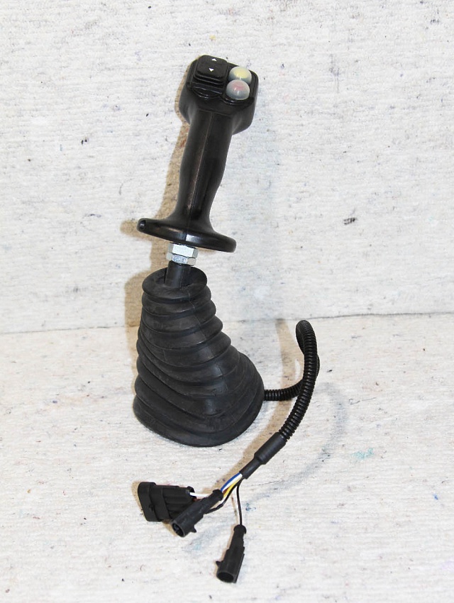 Джойстик управления рабочим оборудованием 1130-720000-G00