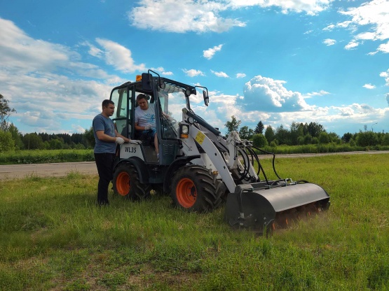 Культиватор для шарнирно-сочлененного мини-погрузчика Полар Бадгер