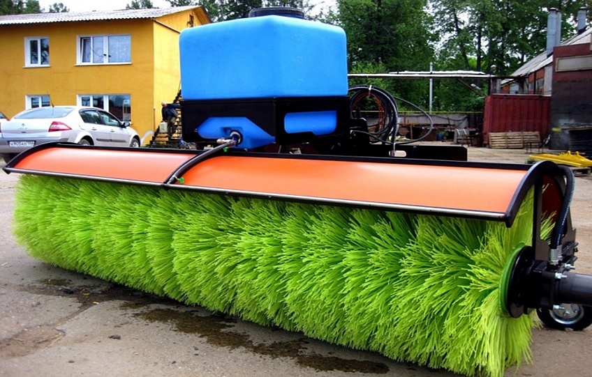 Щетка подметальная с поливом