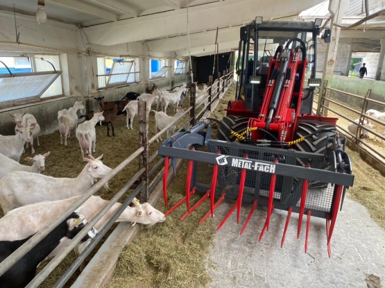 Челюстной захват на фронтальный погрузчик