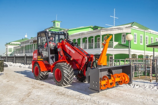 Снегометатель шнекороторный для погрузчика Полар Бадгер